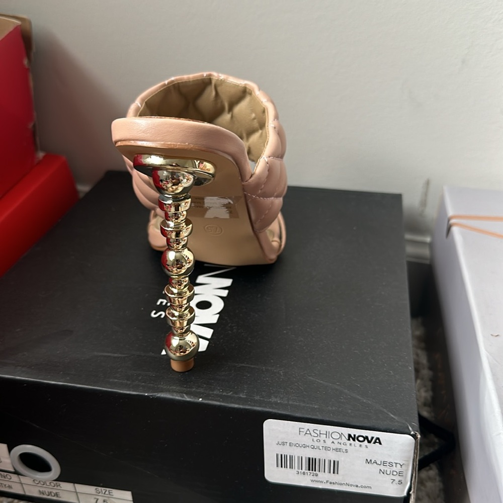 Must Have Heels!! - Picture 3 of 5